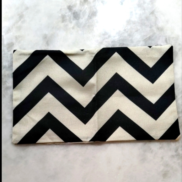 Set of Throw Pillow Covers - Picture 4 of 6